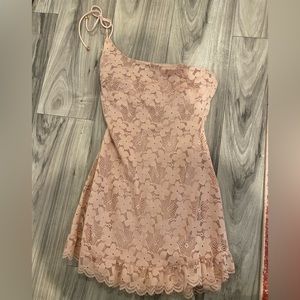 NWT Selfie Leslie blush pink floral lace dress one shoulder